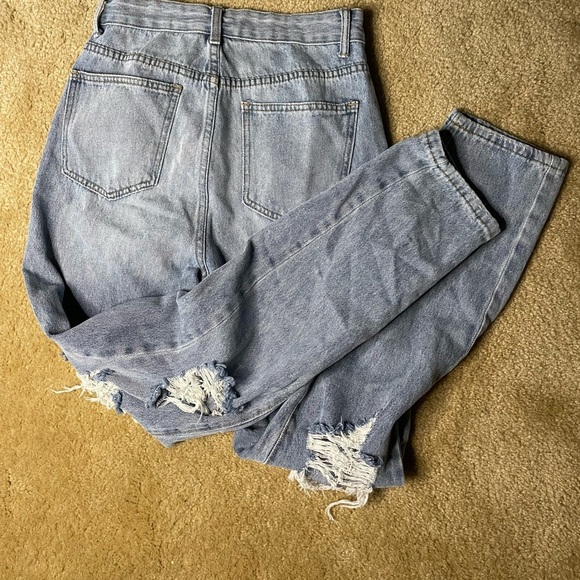Distressed Straight Leg Jeans - Picture 4 of 4